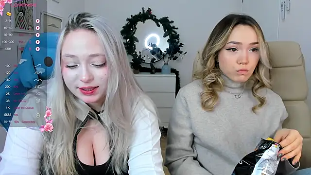 Snapshot of Evia_r0se chatting on 12.13.24 Evia r0se online show from 12.13.24