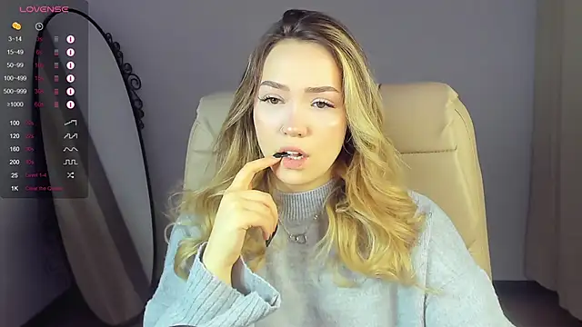 Snapshot of Evia_r0se chatting on 01.18.25 Evia r0se online show from 01.18.25