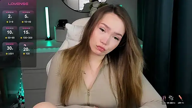 Snapshot of Evia_r0se chatting on 09.18.25 Evia r0se online show from 09.18.25