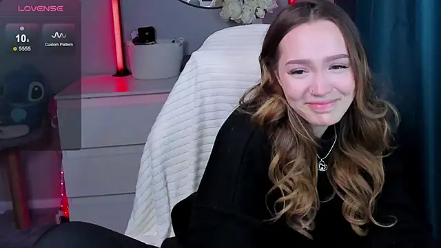 Snapshot of Evia_r0se chatting on 10.08.25 Evia r0se online show from 10.08.25