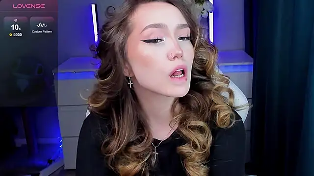 Evia r0se online show from 11.22.25