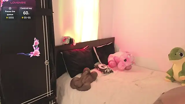 Snapshot of amy_nicolee chatting on 10.23.25 amy nicolee online show from 10.23.25