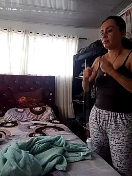 Samantha Sullivan  online show from 01.27.25