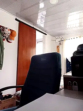 Samantha Sullivan  online show from 03.14.25