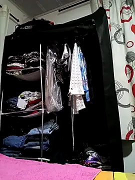 Samantha Sullivan  online show from 03.20.25