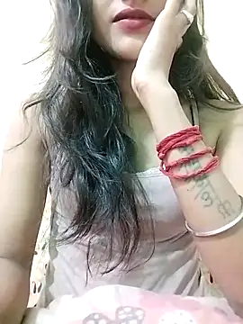 MISSQUEEN48 online show from 02.17.26