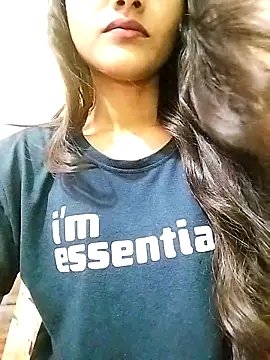 MISSQUEEN48 online show from 03.08.26