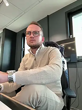 thehornyguy97 online show from 04.27.26