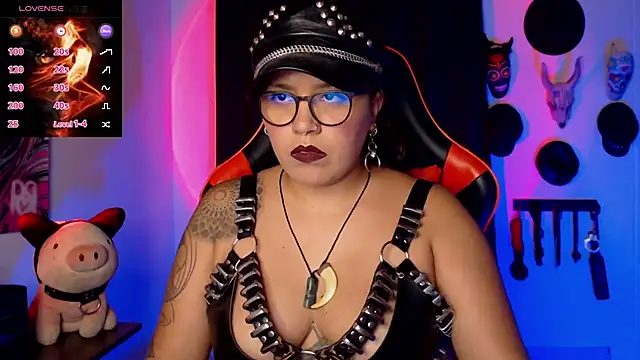 Snapshot of LilithSharon chatting on 12.13.25 LilithSharon online show from 12.13.25