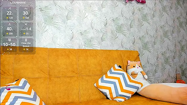 LuxieDelight online show from 11.03.25