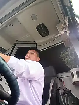 alexchir4 online show from 10.27.25