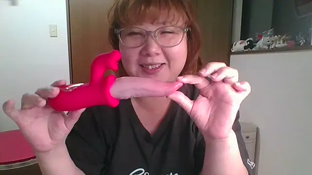 Snapshot of SAKU-RA-chan chatting on 06.10.26 SAKU-RA-chan online show from 06.10.26