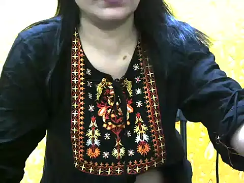l l ish online show from 02.18.25