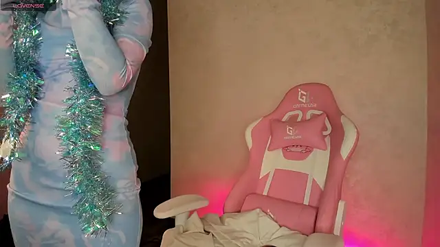 Kira yoon online show from 12.31.24