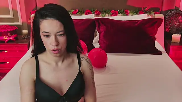 Snapshot of MadilynFox chatting on 02.21.25 MadilynFox online show from 02.21.25