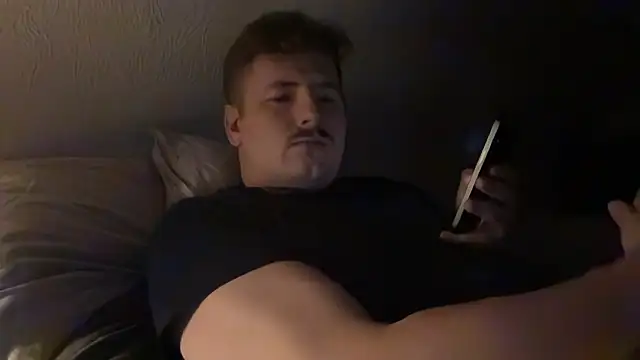 Snapshot of BigSammy1995 chatting on 02.14.25 BigSammy1995 online show from 02.14.25