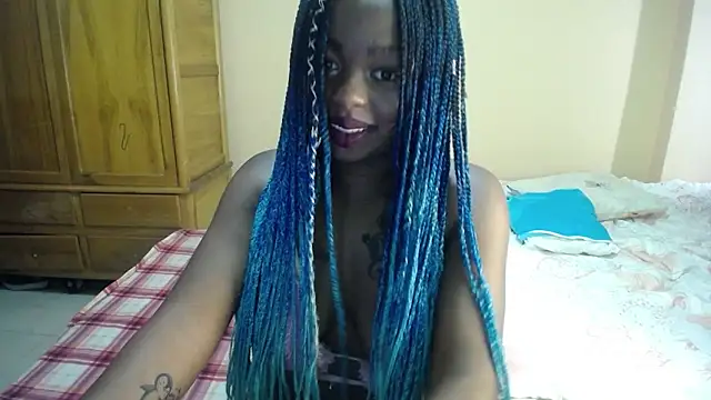Snapshot of _Zooee chatting on 02.18.25 Zooee online show from 02.18.25