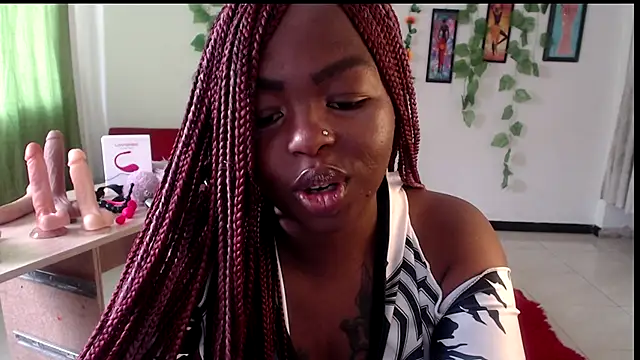 Snapshot of _Zooee chatting on 11.19.25 Zooee online show from 11.19.25