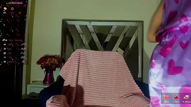 Snapshot of sara_williams01 chatting on 02.07.25 sara williams01 online show from 02.07.25