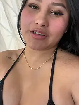 Little Ivy online show from 01.13.25