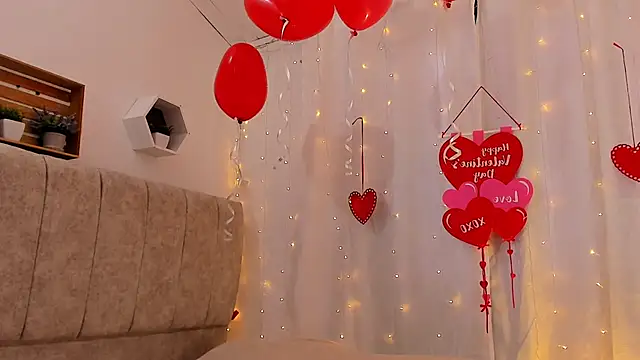 Little Ivy online show from 02.18.25