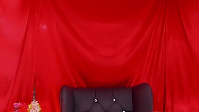 Little Ivy online show from 02.18.25