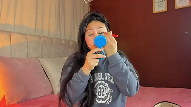 Little Ivy online show from 09.15.25