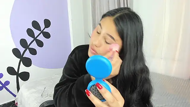 Little Ivy online show from 03.02.26