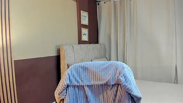 Little Ivy online show from 04.06.26