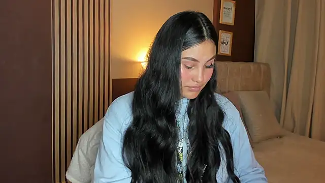 Little Ivy online show from 04.14.26