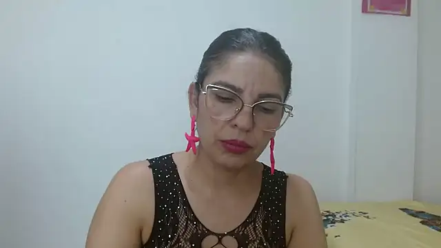 Snapshot of anybellucci43 chatting on 12.16.24 anybellucci43 online show from 12.16.24