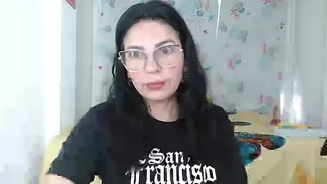 Snapshot of anybellucci43 chatting on 12.20.24 anybellucci43 online show from 12.20.24