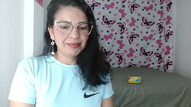 Snapshot of anybellucci43 chatting on 12.27.24 anybellucci43 online show from 12.27.24