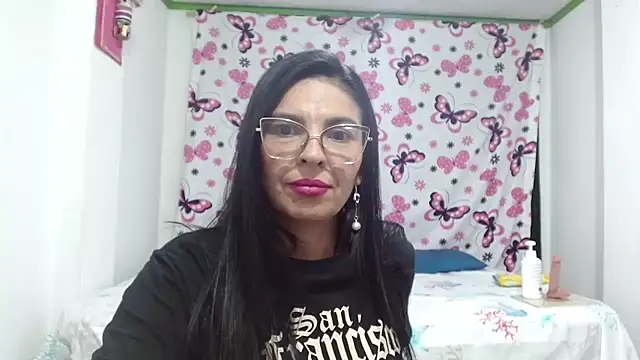 Snapshot of anybellucci43 chatting on 01.22.25 anybellucci43 online show from 01.22.25