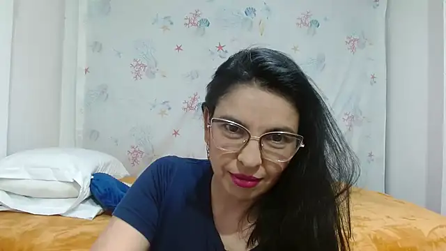Snapshot of anybellucci43 chatting on 03.08.25 anybellucci43 online show from 03.08.25