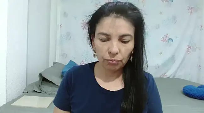 Snapshot of anybellucci43 chatting on 03.17.25 anybellucci43 online show from 03.17.25