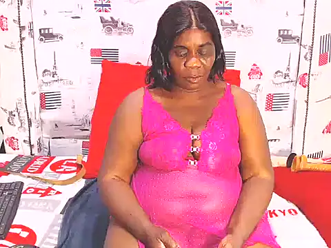 Snapshot of Honeybumsx32 chatting on 03.18.25 Honeybumsx32 online show from 03.18.25