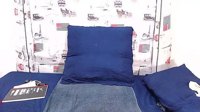 Snapshot of Honeybumsx32 chatting on 09.14.25 Honeybumsx32 online show from 09.14.25