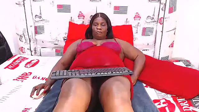 Snapshot of Honeybumsx32 chatting on 10.24.25 Honeybumsx32 online show from 10.24.25