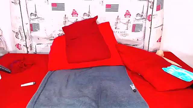 Snapshot of Honeybumsx32 chatting on 11.14.25 Honeybumsx32 online show from 11.14.25