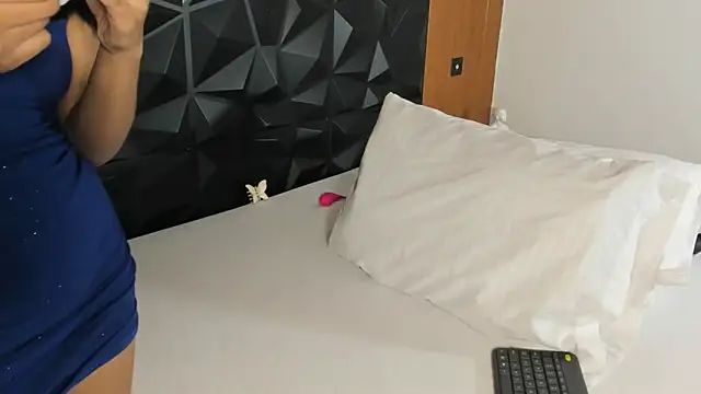 Wendy Marchall online show from 02.08.25