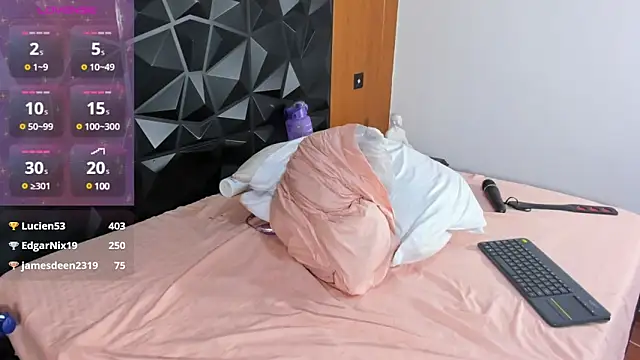 Wendy Marchall online show from 02.12.25