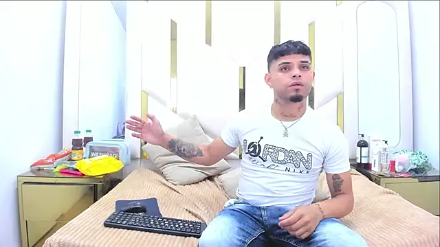 MelissaAndZeuss online show from 10.12.25