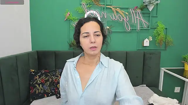 Linda Insatiable online show from 12.19.25