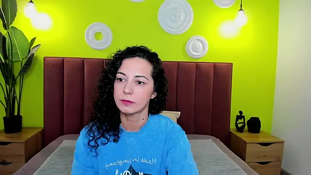 Linda Insatiable online show from 04.28.26