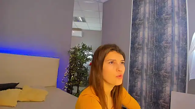 Laura Leee online show from 01.18.25