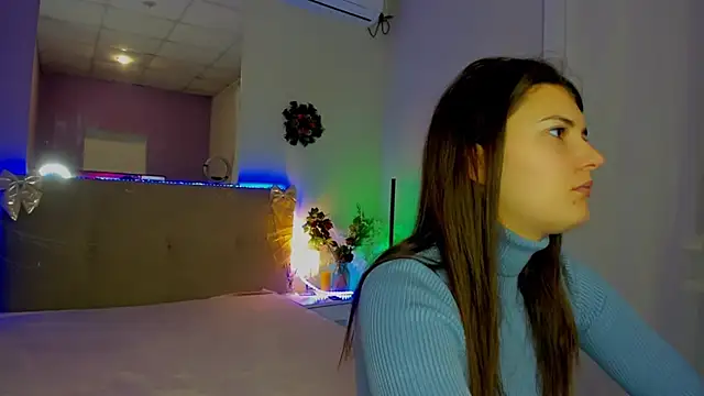 Laura Leee online show from 12.19.25