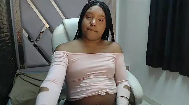 Snapshot of ShanayaKops chatting on 02.12.25 ShanayaKops online show from 02.12.25