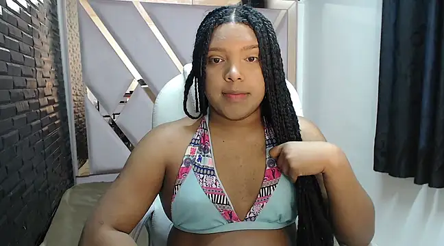 Snapshot of ShanayaKops chatting on 02.13.25 ShanayaKops online show from 02.13.25