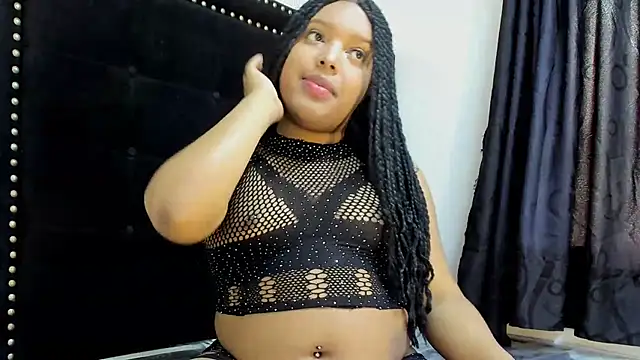 Snapshot of ShanayaKops chatting on 10.29.25 ShanayaKops online show from 10.29.25